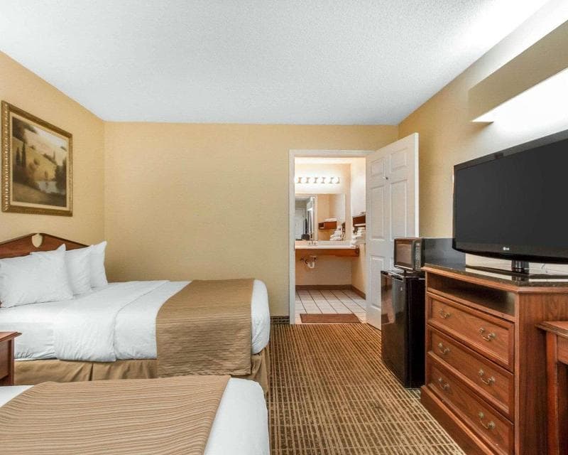 Baymont by Wyndham Selma photo 1