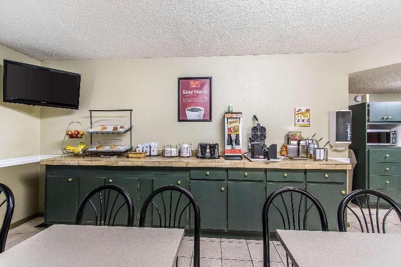 Econo Lodge Scottsboro Area photo 1