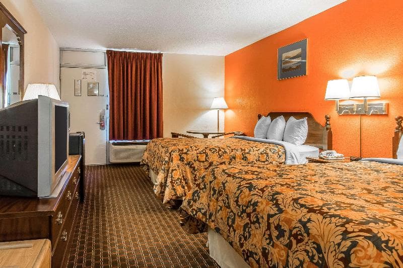 Econo Lodge Scottsboro Area 5