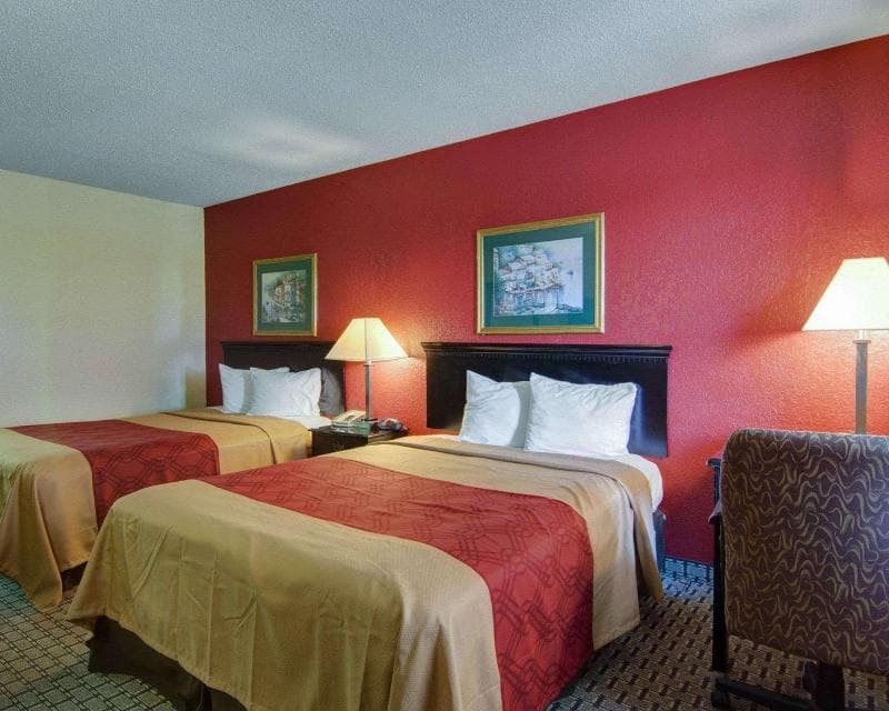 Econo Lodge Pine Bluff 2