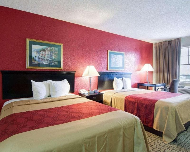Econo Lodge Pine Bluff 4