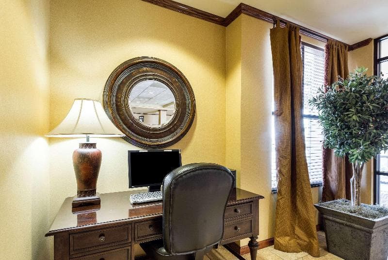 Comfort Inn & Suites main