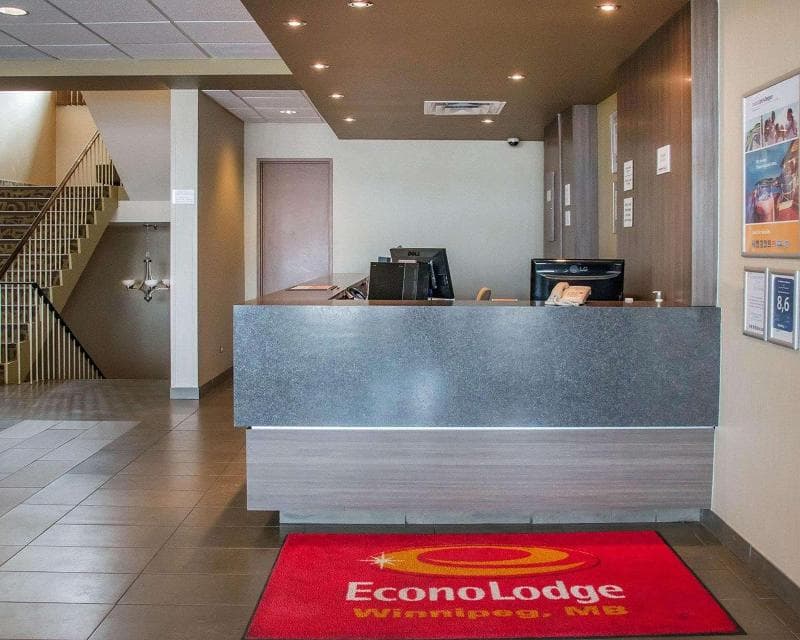 Econo Lodge 5