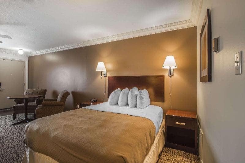 Quality Inn & Suites High Level Area 4