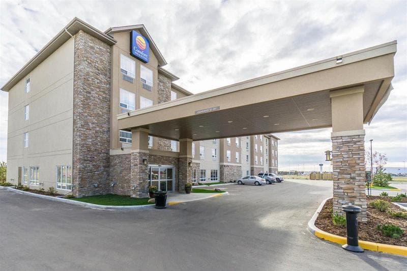 Comfort Inn & Suites Edmonton International Airport photo 1
