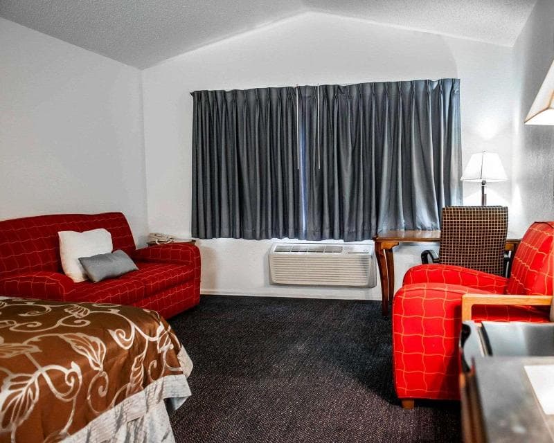 Rodeway Inn main