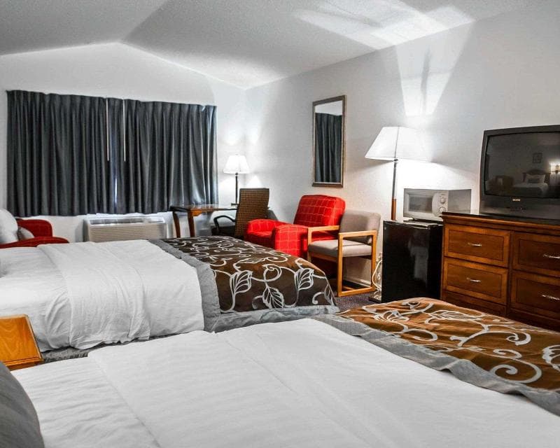Rodeway Inn 4