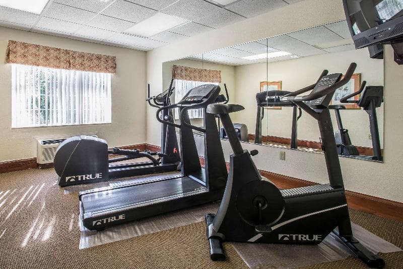 Econo Lodge Inn & Suites photo 1