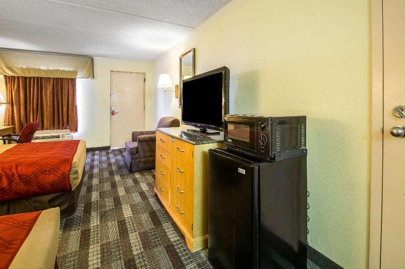 Econo Lodge Jacksonville Intl Airport photo 1
