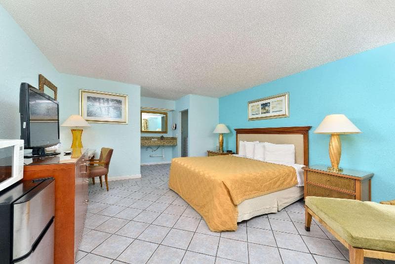 Travelodge by Wyndham Venice 2