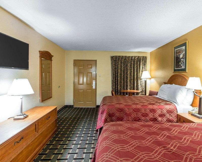 Econo Lodge Dalton photo 1