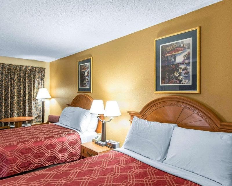 Econo Lodge Dalton 2