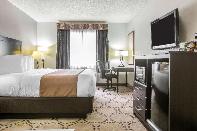 Quality Inn 3