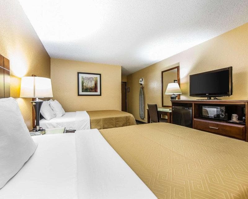 Econo Lodge Cartersville 3