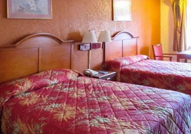 Rodeway Inn Forsyth 5