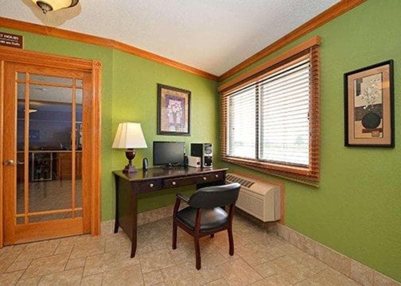Quality Inn & Suites main