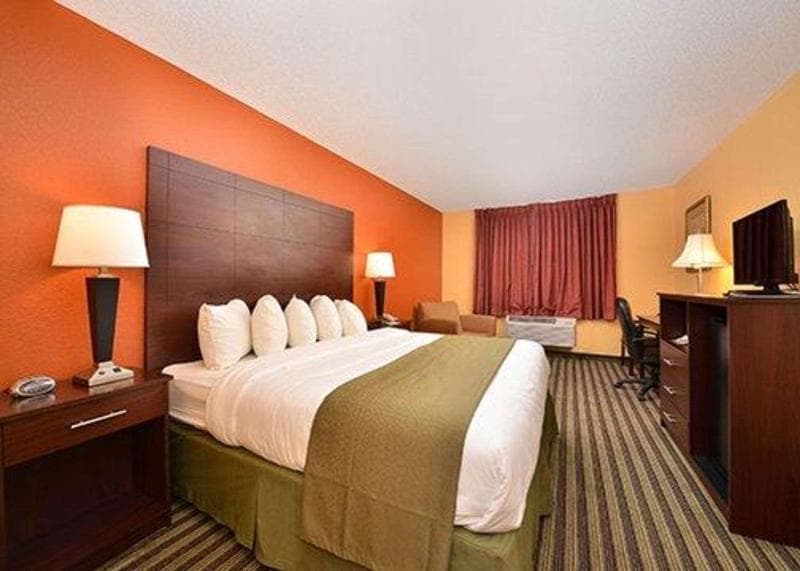 Quality Inn & Suites photo 1