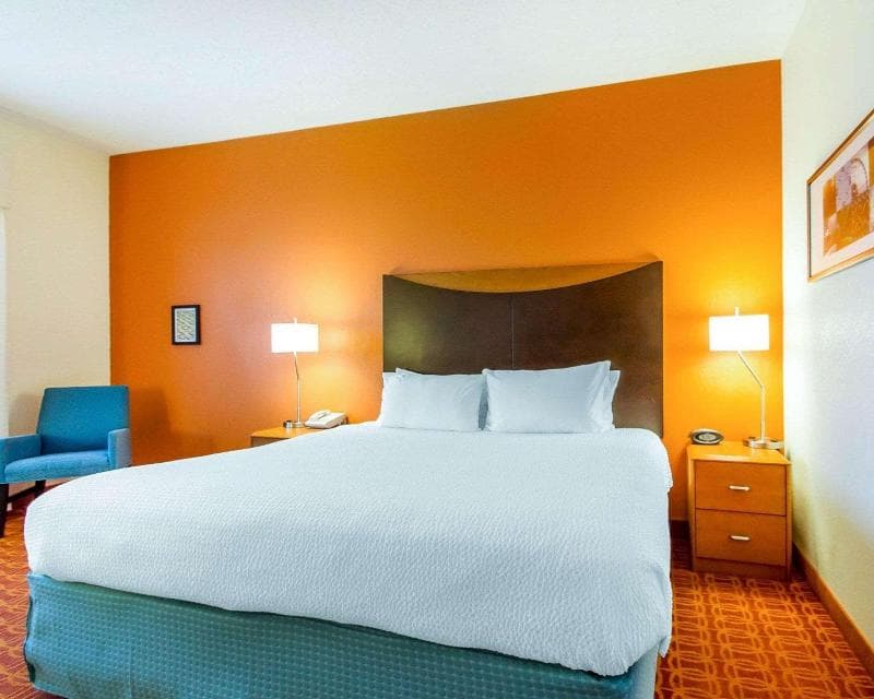 Quality Inn & Suites Keokuk North 4