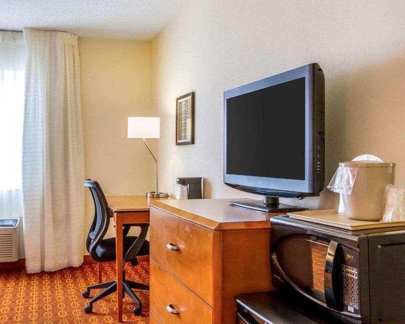 Quality Inn & Suites Keokuk North 5