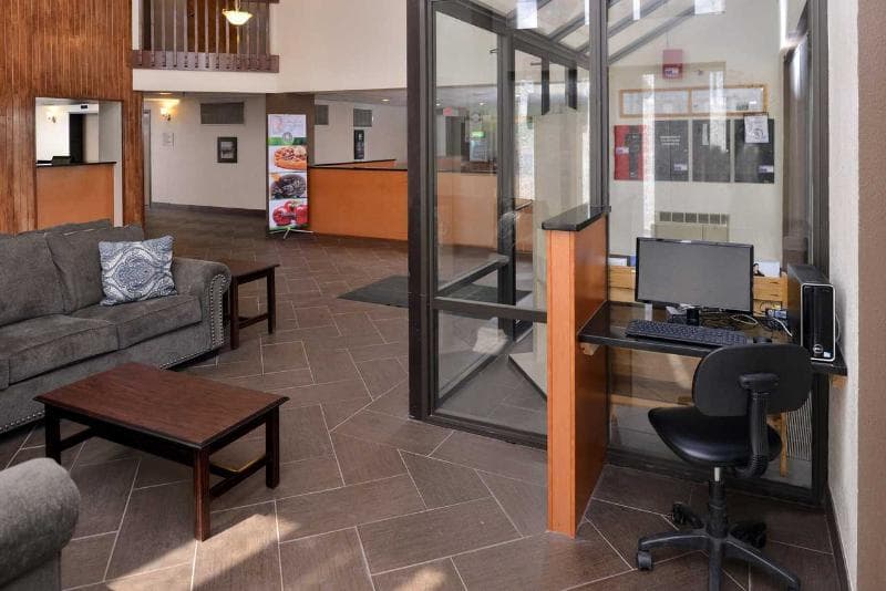Quality Inn & Suites 5
