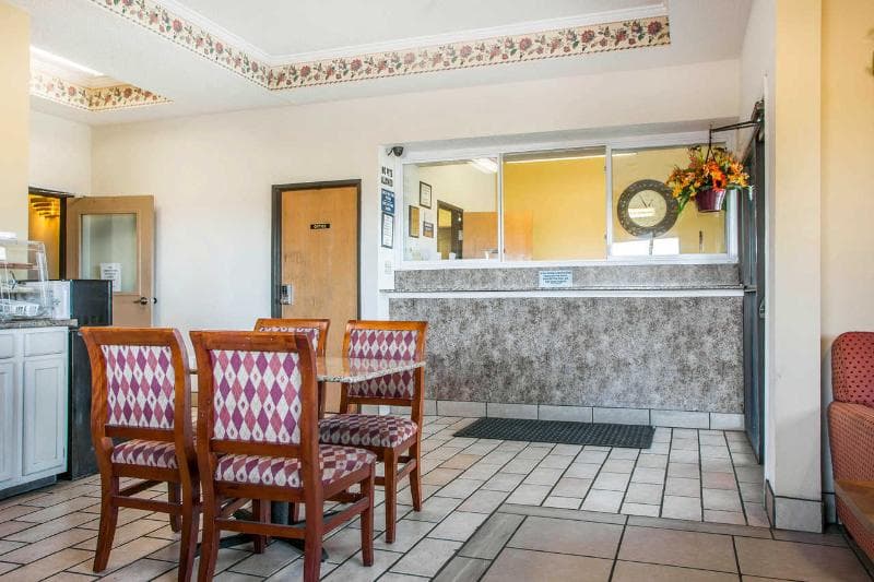 Fairbridge Inn Express Caseyville 4
