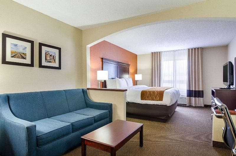 Comfort Inn & Suites Hutchinson Area photo 1