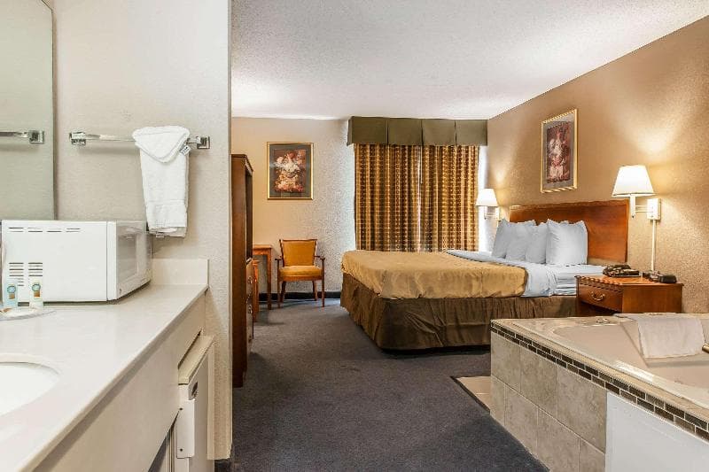 Quality Inn Lewisport 4
