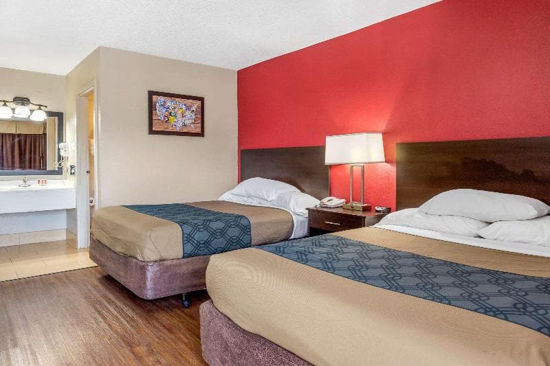 Econo Lodge 1