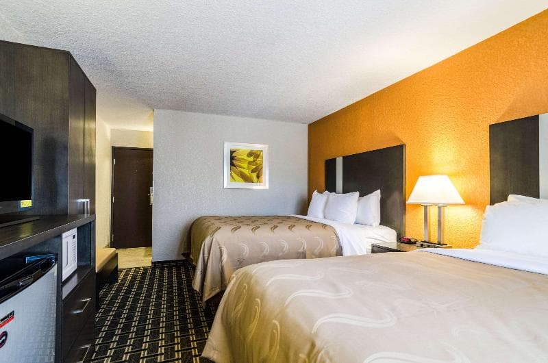 Quality Inn 5