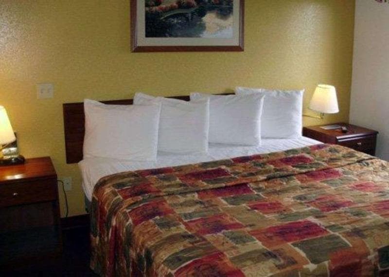 Rodeway Inn Salina photo 1