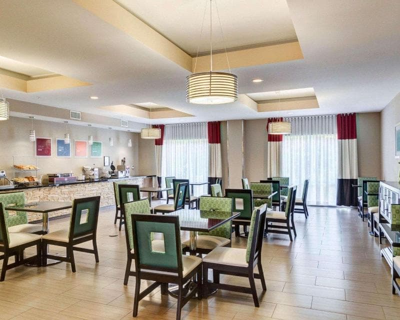 Comfort Suites 3