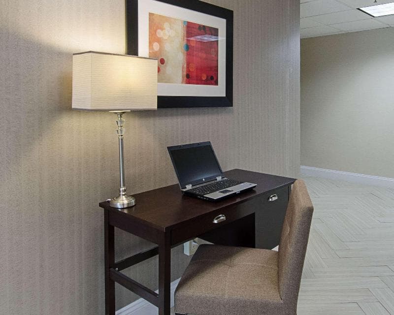 Quality Inn & Suites photo 1