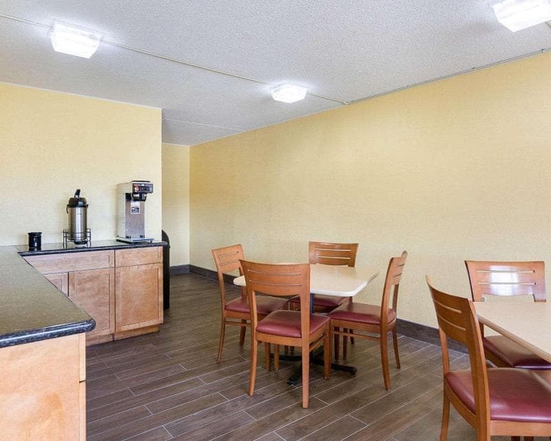 Rodeway Inn Camp Springs photo 1