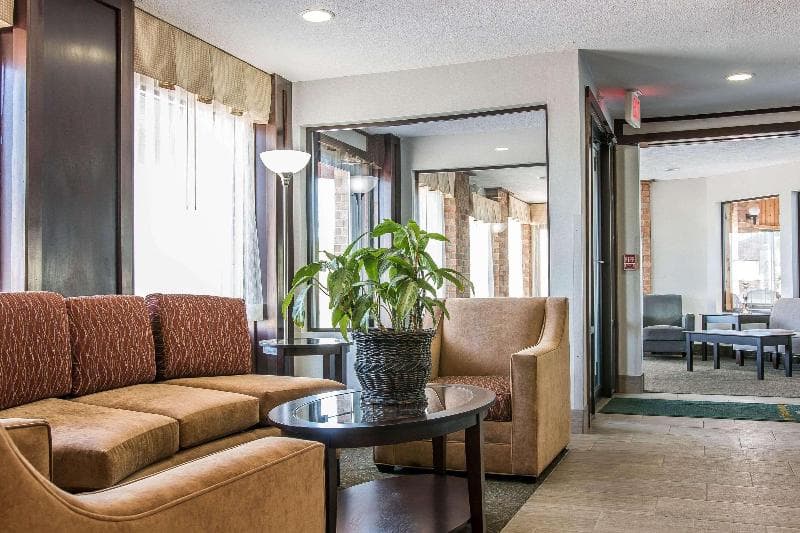 Quality Inn 4