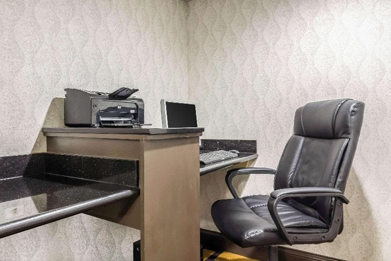 Quality Inn & Suites Arden Hills Saint Paul North photo 1