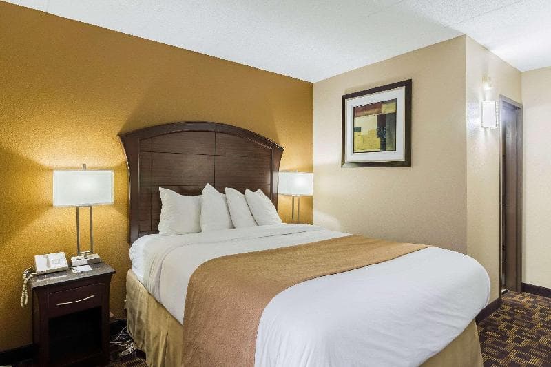 Quality Inn & Suites Arden Hills Saint Paul North 2