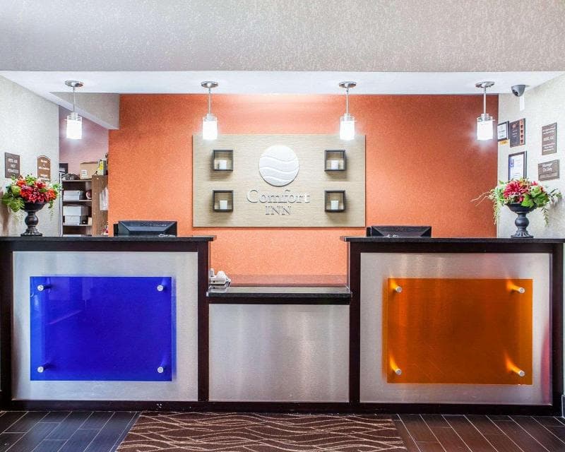 Comfort Inn Lees Summit @ Hwy 50 & Hwy 291 5