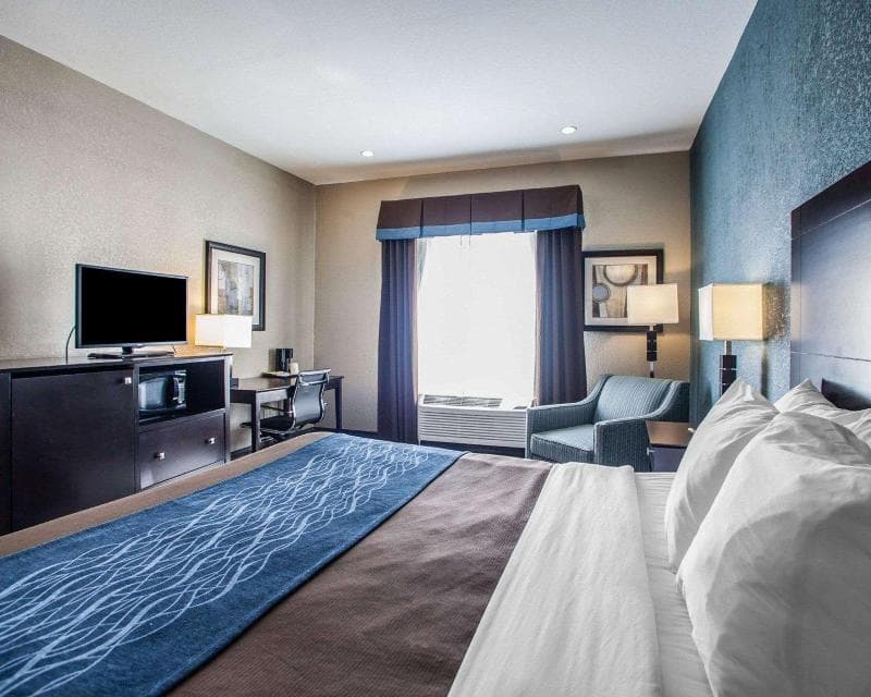 Comfort Inn Lees Summit @ Hwy 50 & Hwy 291 4