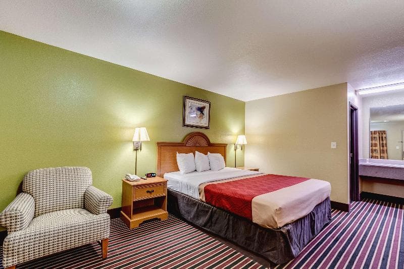 Econo Lodge Lake Charles 4