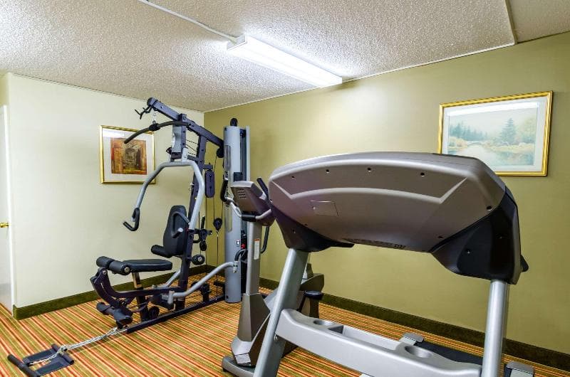Econo Lodge Pittsfield Area 2
