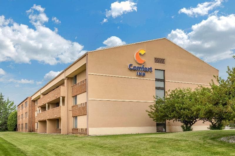 Comfort Inn Lansing 4