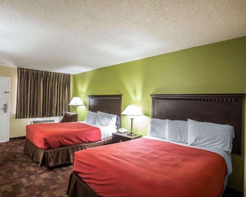 Econo Lodge Biltmore photo 1