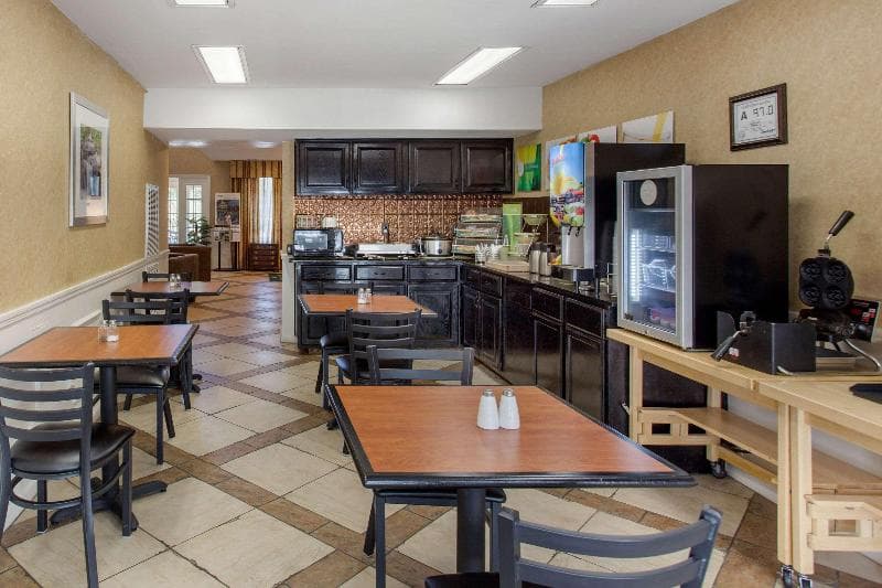 Quality Inn Laurinburg 3