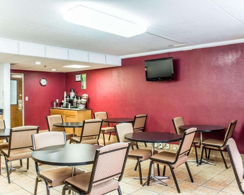 Quality Inn & Suites Fort Bragg photo 1