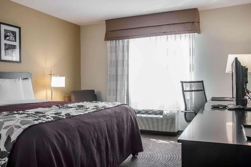 Sleep Inn & Suites Devils Lake 2