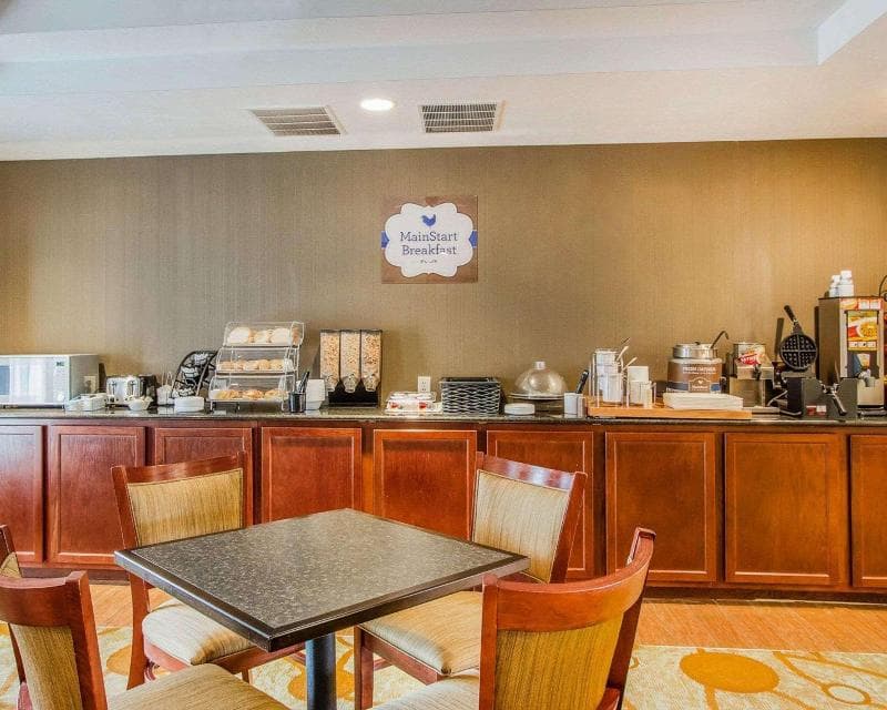 Mainstay Suites 3