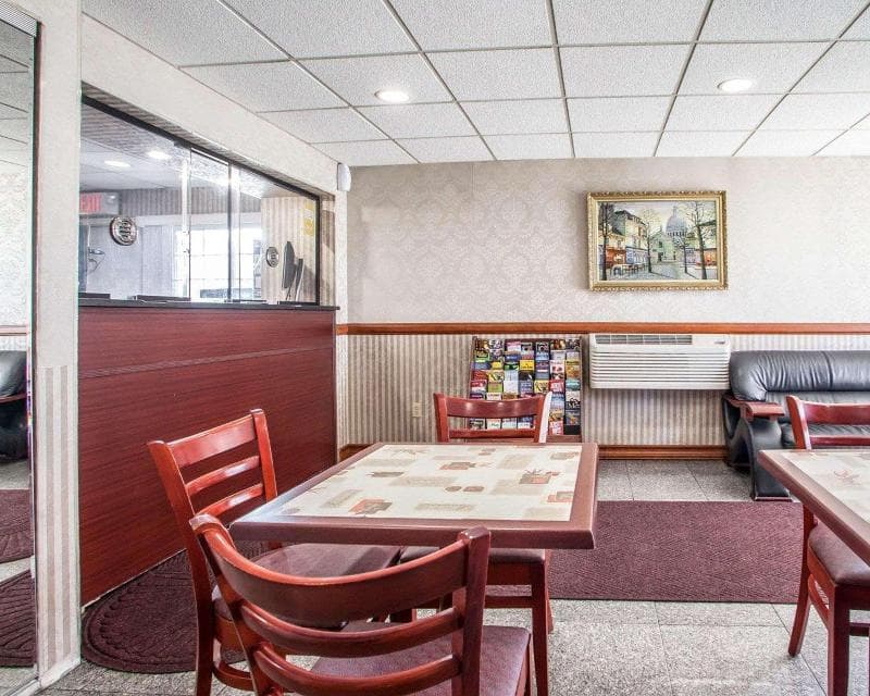 Rodeway Inn Jersey City Near Hoboken 4