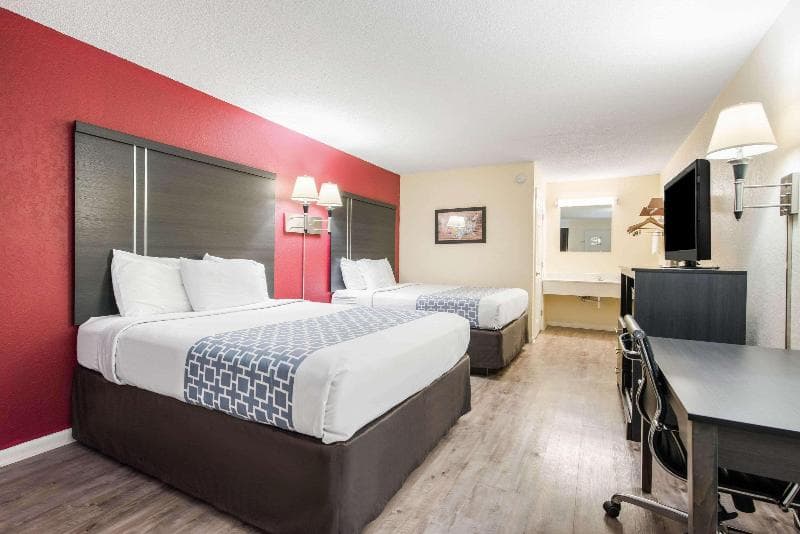 Econo Lodge photo 1