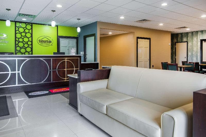 Econo Lodge Smithfield 4