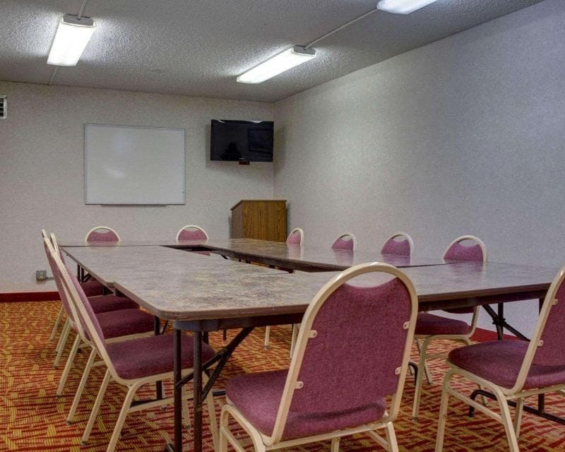 Rodeway Inn Grand Forks photo 1